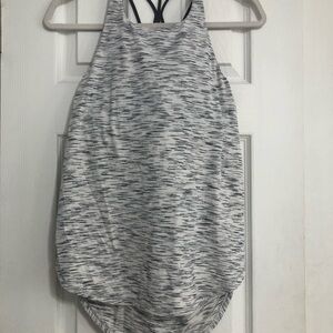 Lululemon white grey  cross cross built in bra tank‎ top women’s size 6